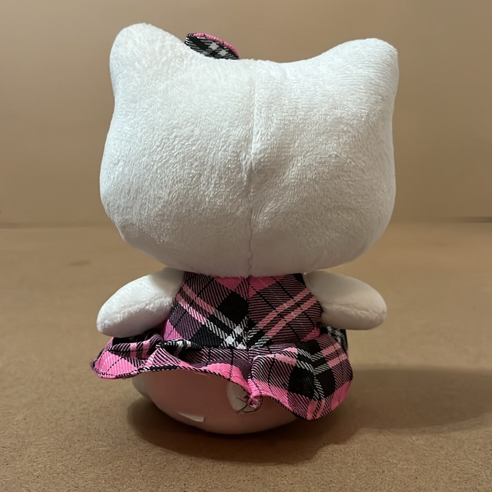 Hello Kitty - Picture 2 of 3